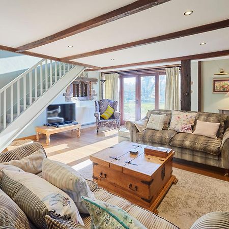 Host & Stay - Tregaer Mill Barn Dingestow Esterno foto